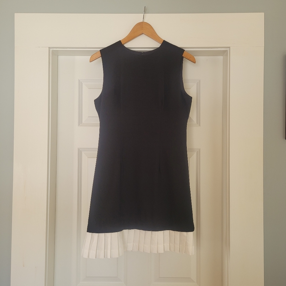 Lea & Viola Sleeveless Little Black Shift Above the Knee Dress. Size M - Picture 4 of 9
